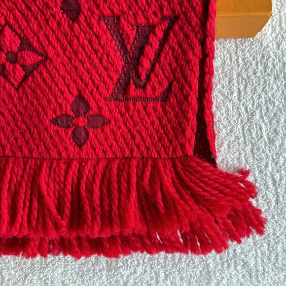 Louis Vuitton Wool Silk Logomania Scarf Rubis - Picture 8 of 16